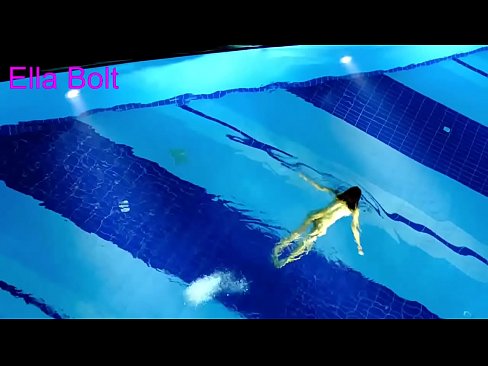 ❤️ Ik kin net ophâlde te sjen, jonge blonde fongen neaken swimmen yn ELLA BOLT resort pool ❌ Porno by ús fy.bassaniluigi.ru ☑